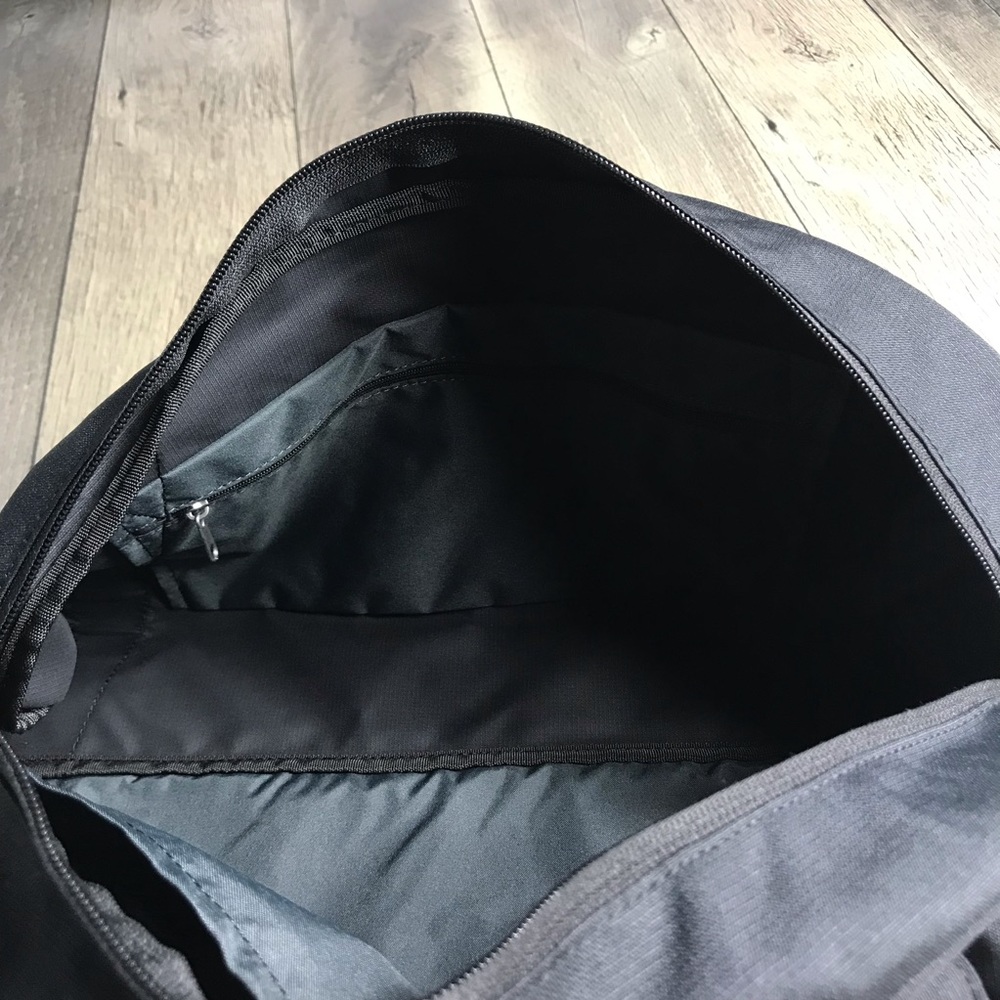 NWT Nike Gym Club Bag 1831 Black Unisex AUTHENIC - Picture 8 of 8